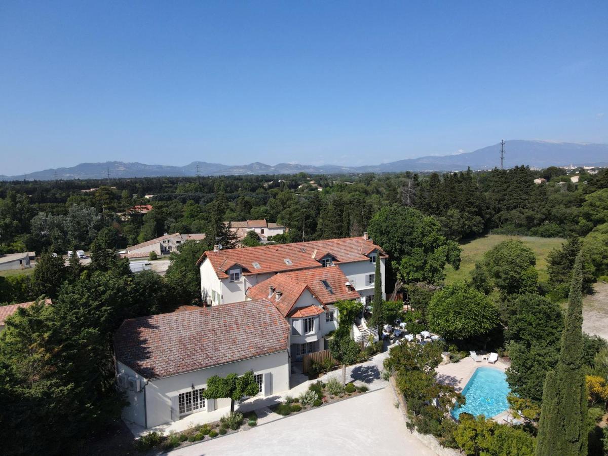 Logis Hotel Le Blason De Provence Monteux Exterior photo